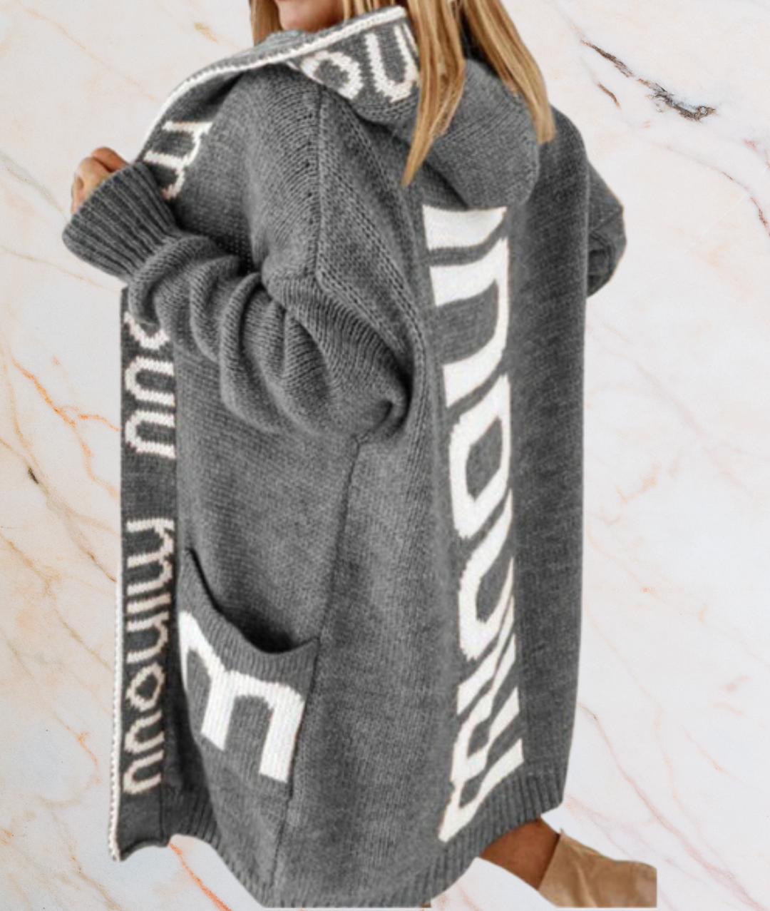 Grauer Strickmantel mit Kapuze und Taschen, Damenmode, lässig, warm, stylisch, Herbstbekleidung.