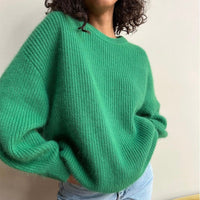 Grüner Strickpullover Damen, Oversize, weiches Material, modisch, gemütlich, Herbstmode.