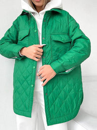 Grüne gesteppte Damenjacke, langärmelig, mit Taschen, modisch, warm, Freizeitkleidung.