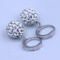 Silberne Ohrringe mit Kristallkugeln, funkelnd, modisch, Schmuck für Damen, elegant.