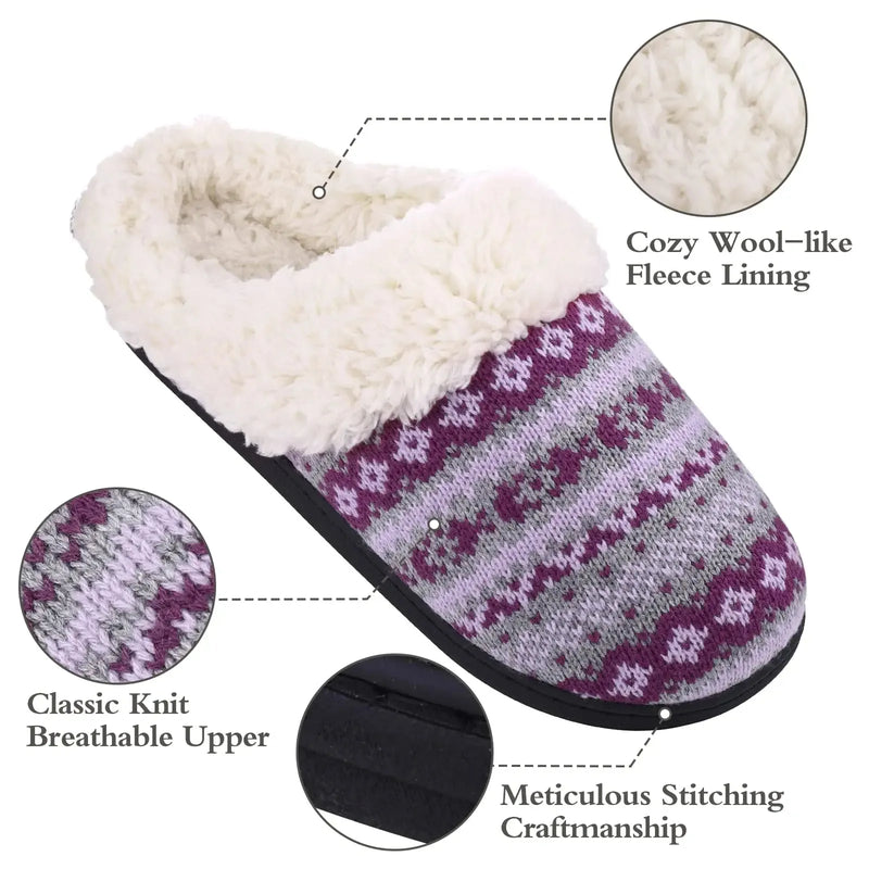 Graue und lila Strickhausschuhe mit flauschigem Fleecefutter, rutschfeste Sohle.