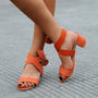 Orange Damen Sandalen mit Blockabsatz, Sommermode, offene Zehen, Riemchen, elegant.
