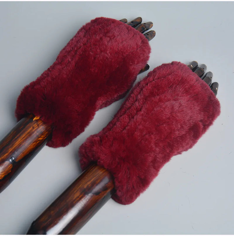 Weinrote Kunstpelz-Handschuhe, warm, weich, Wintermode-Accessoire, Damenhandschuhe.