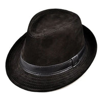 Schwarzer Fedora-Hut aus Wildleder mit Lederband, stilvoller Herrenmode-Accessoire.